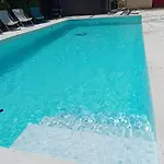 Le Val Du Corsaire Petit Dej Compris, Piscine, Parking