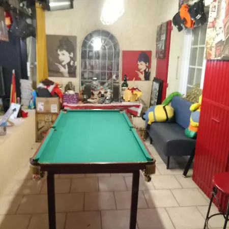 Le Val Du Corsaire Petit Dej Compris, Piscine, Parking